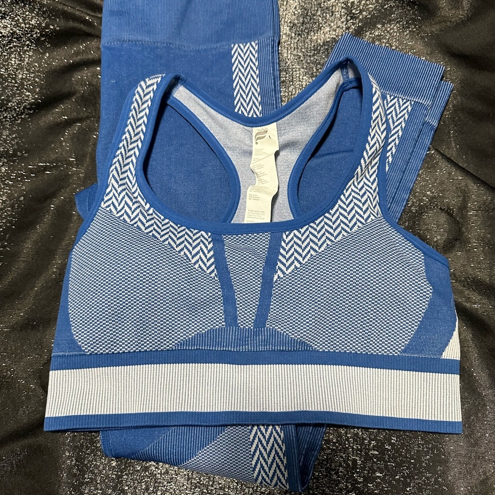 Fabletics Set - Picture 8 of 8